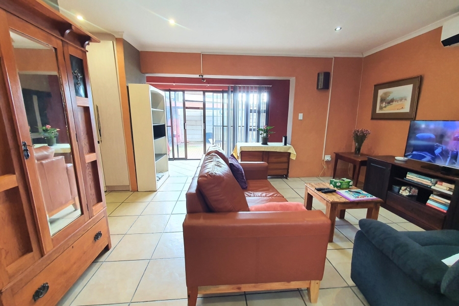 2 Bedroom Property for Sale in Ruwari Western Cape